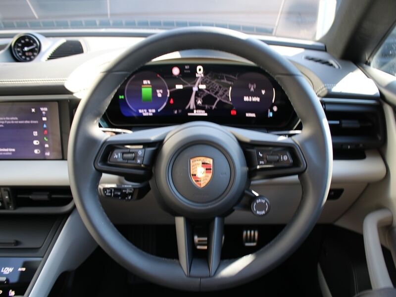 More views of Porsche Macan