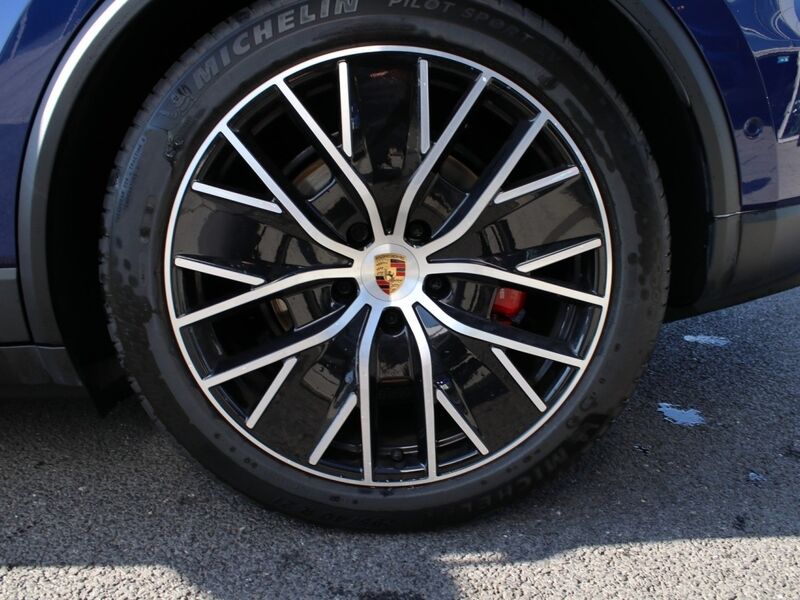 More views of Porsche Macan