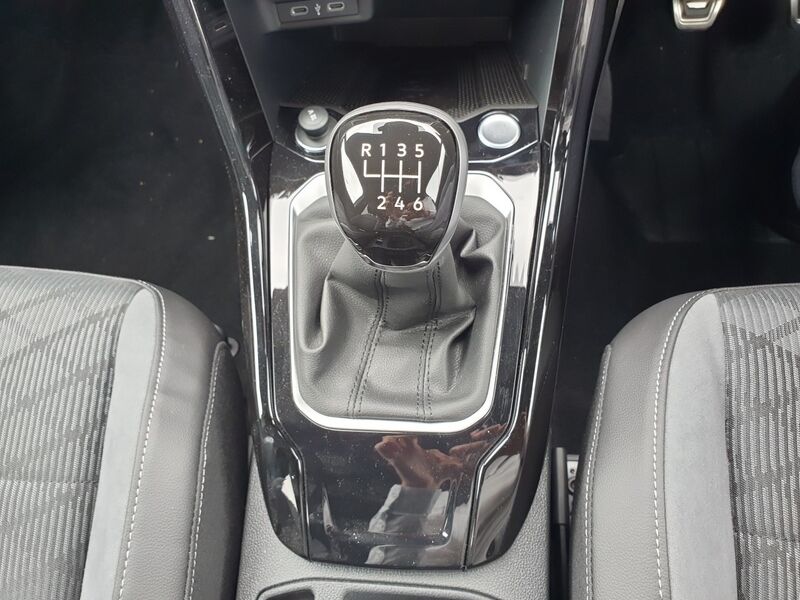 More views of Volkswagen T-Roc