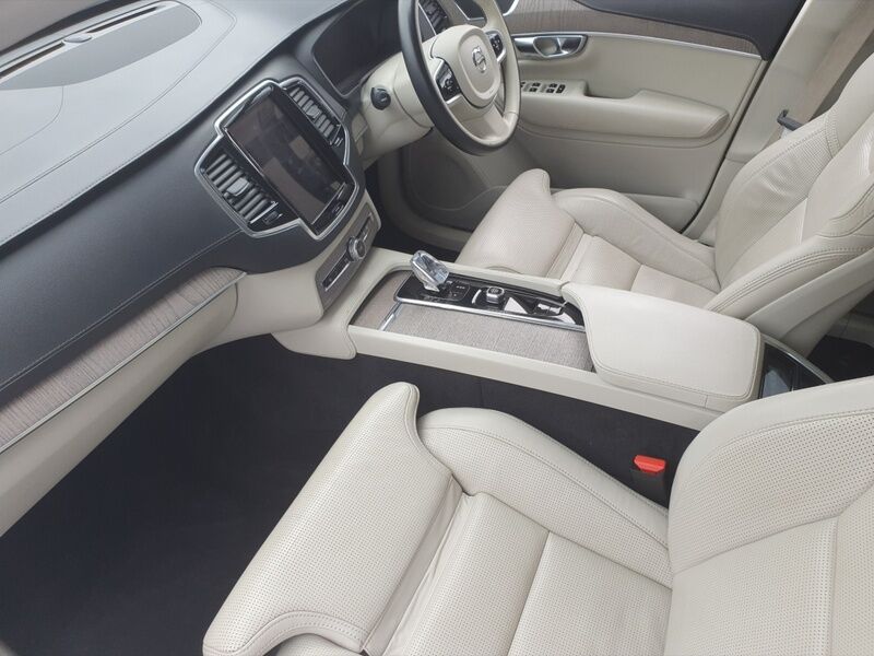 More views of Volvo XC90
