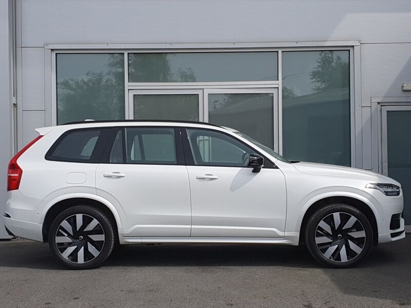 More views of Volvo XC90