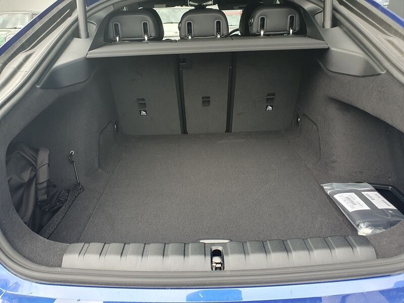 More views of BMW i4