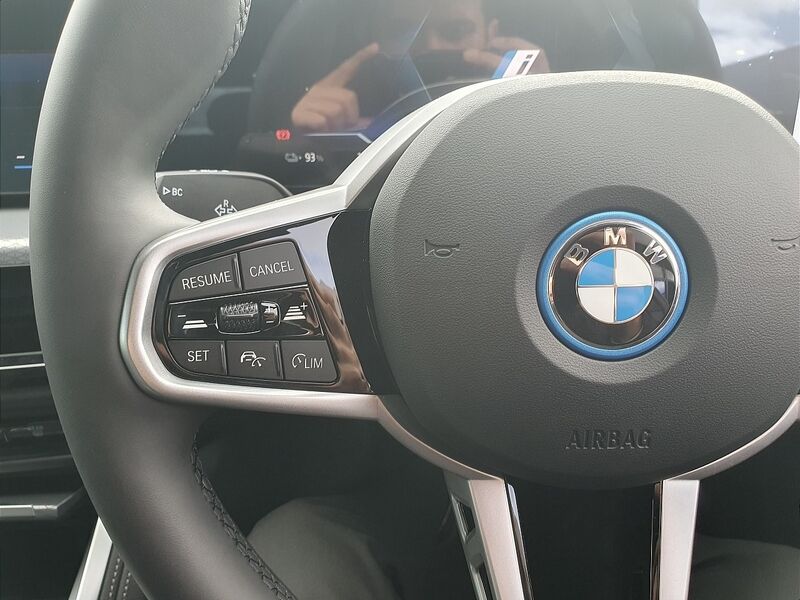 More views of BMW i4