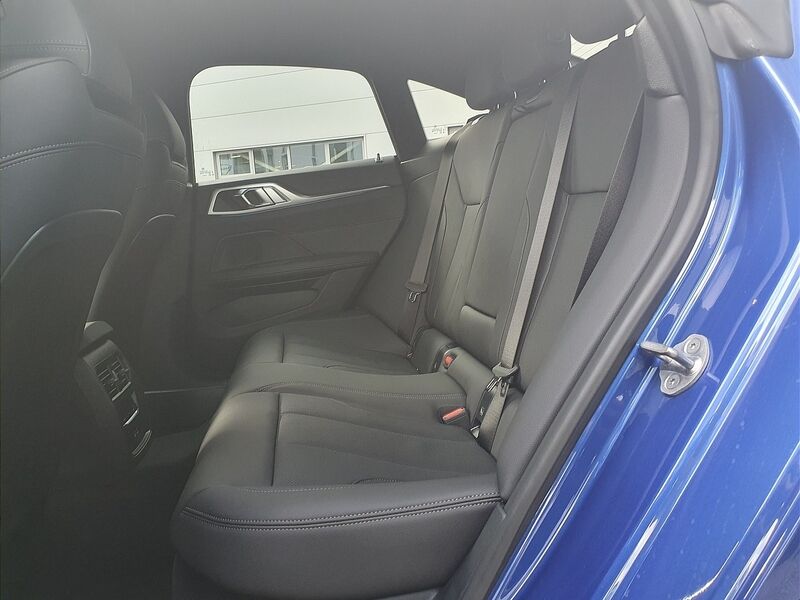 More views of BMW i4