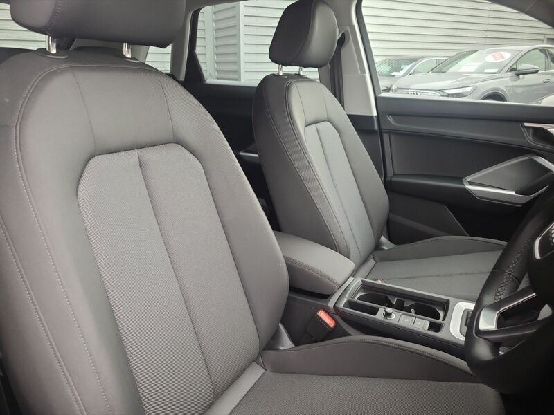 More views of Audi Q3