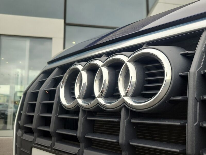More views of Audi Q3