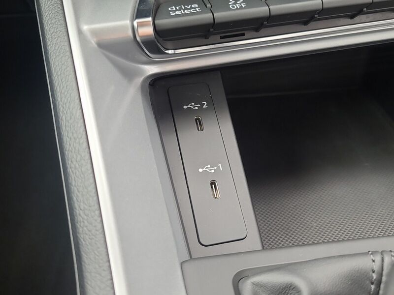 More views of Audi Q3