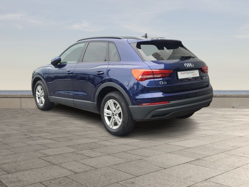More views of Audi Q3