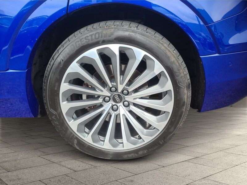 More views of Audi Q8 e-tron