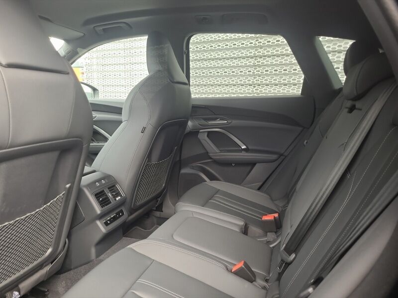 More views of Audi Q5