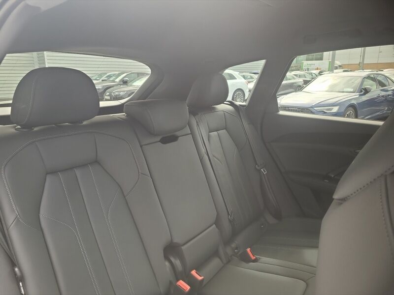 More views of Audi Q5