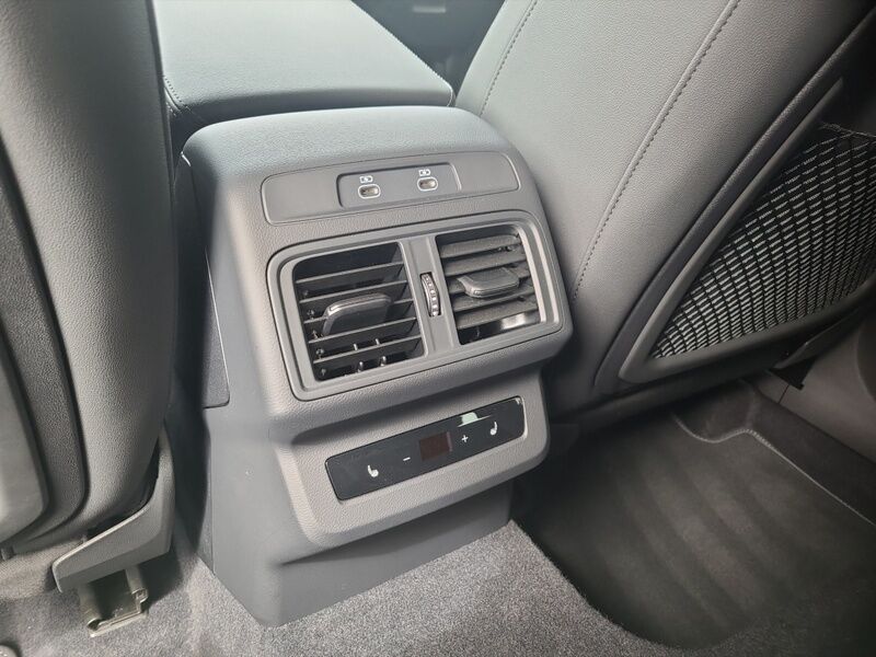 More views of Audi Q5