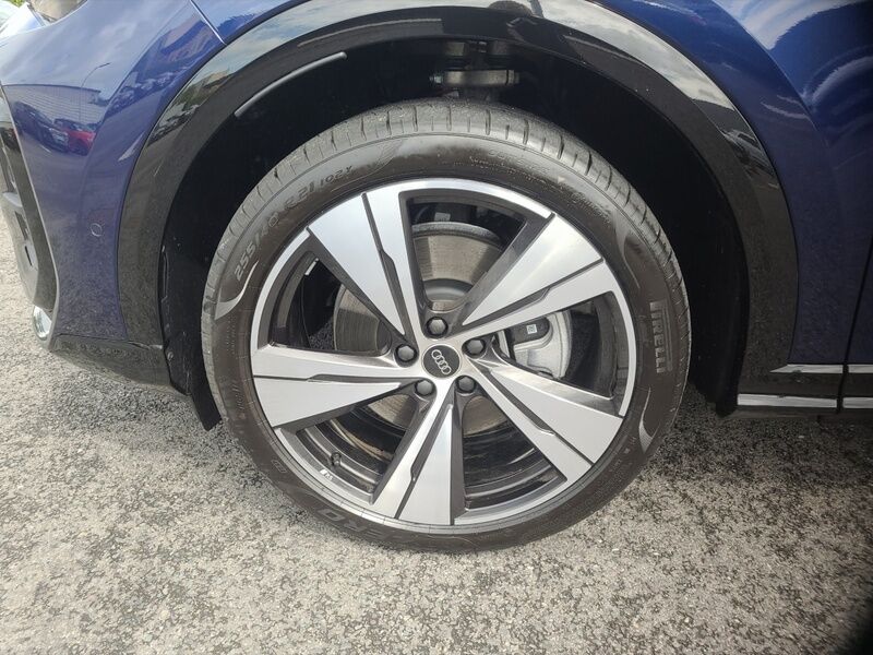 More views of Audi Q5