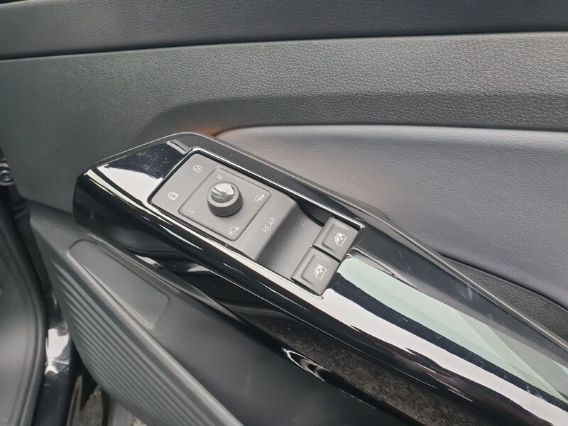 More views of Volkswagen ID.4