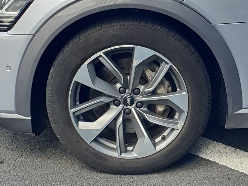 More views of Audi E-Tron