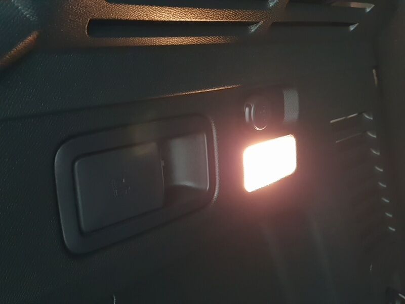 More views of Peugeot 3008