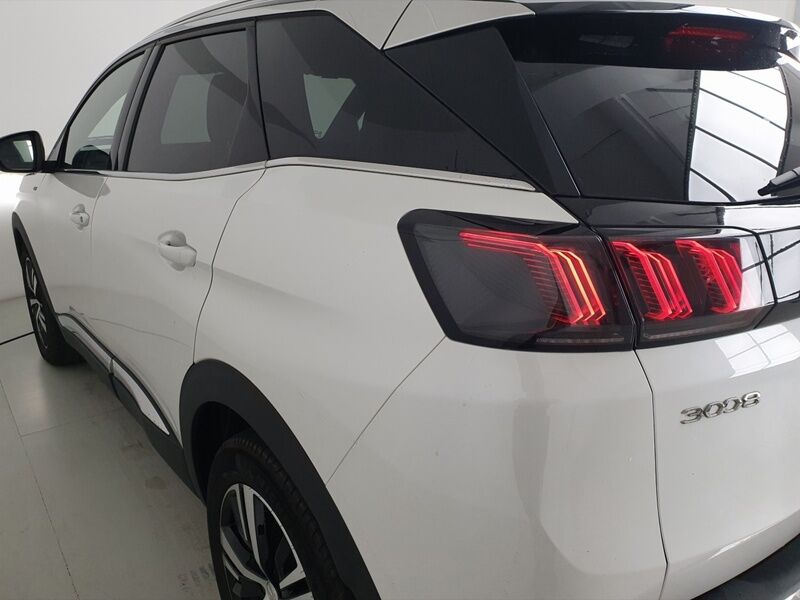 More views of Peugeot 3008