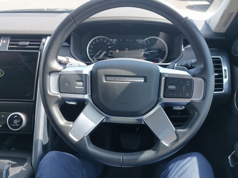 More views of Land Rover Discovery