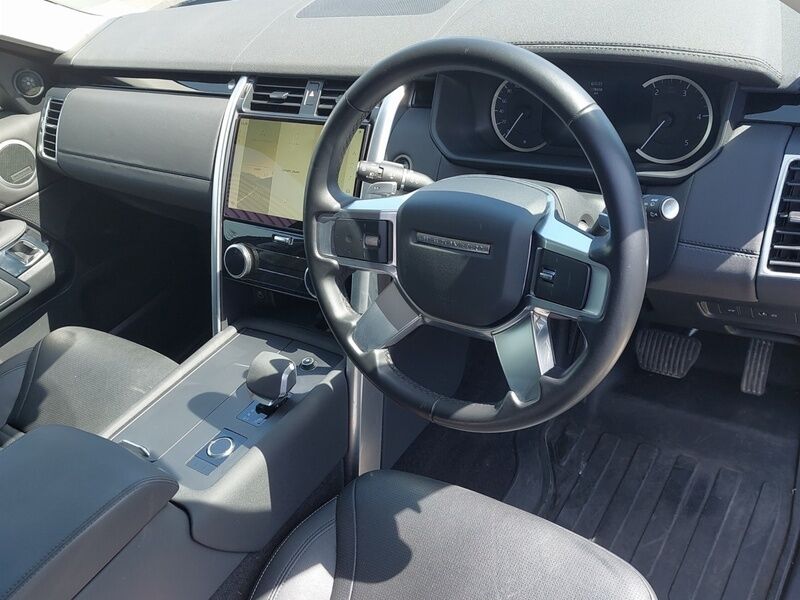 More views of Land Rover Discovery