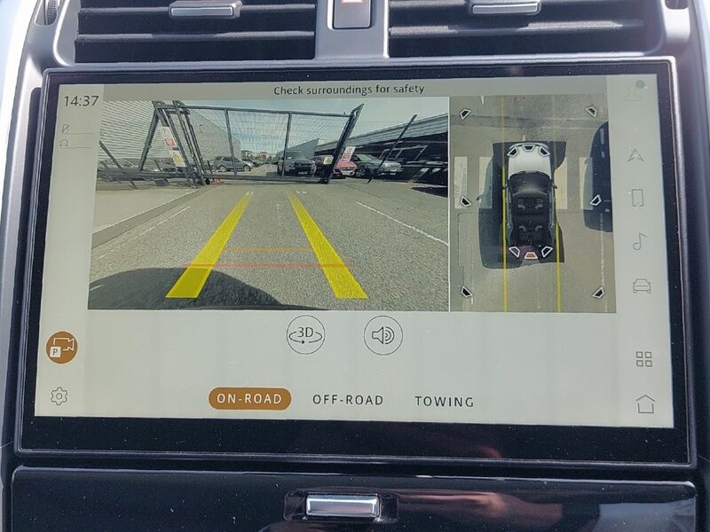More views of Land Rover Discovery