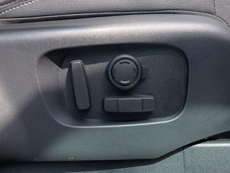 More views of Land Rover Discovery