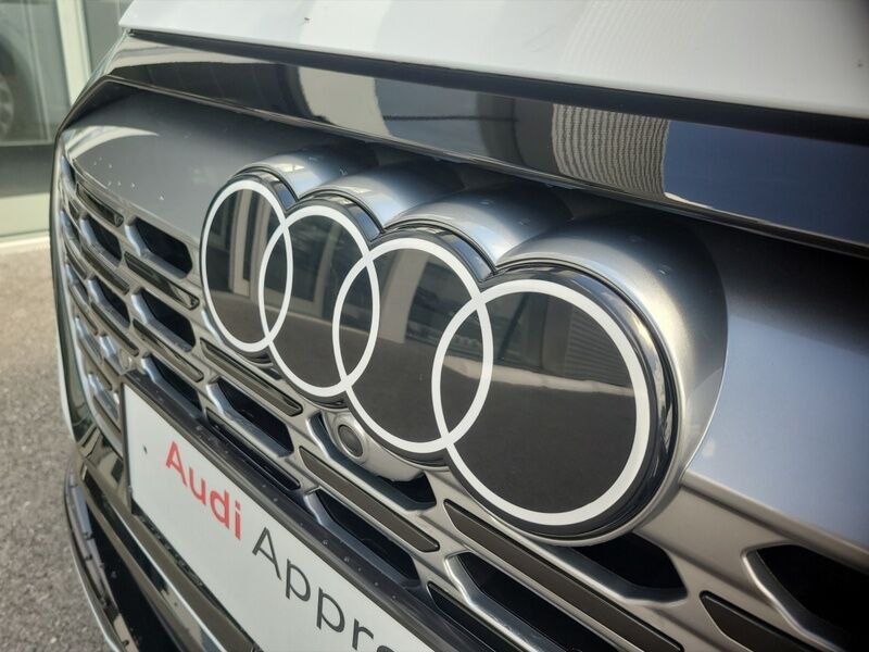 More views of Audi Q8 e-tron