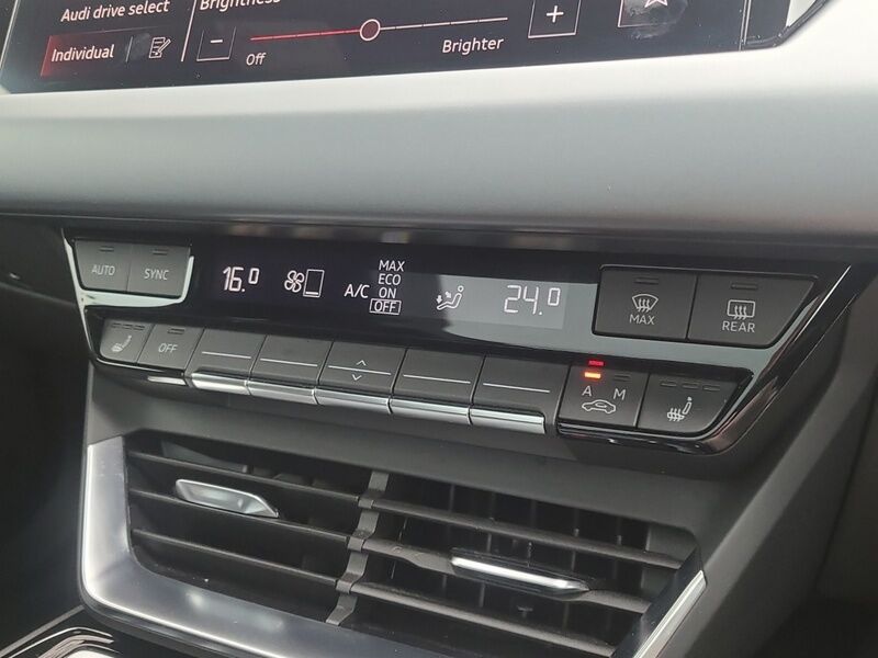 More views of Audi e-tron GT quattro