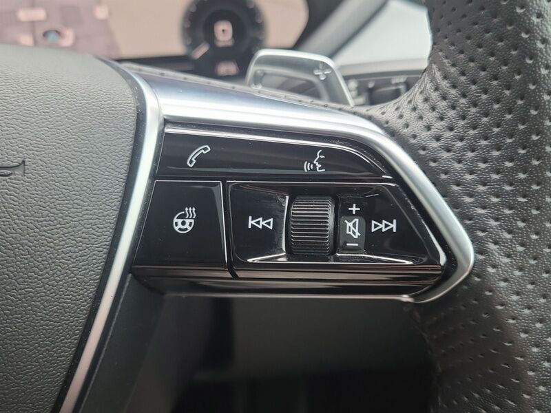 More views of Audi e-tron GT quattro
