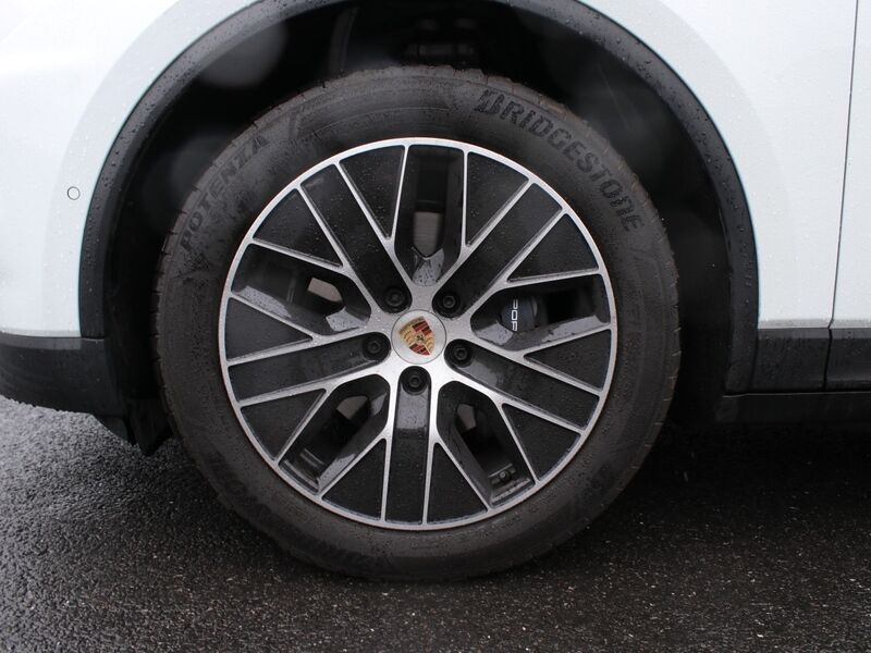 More views of Porsche Macan