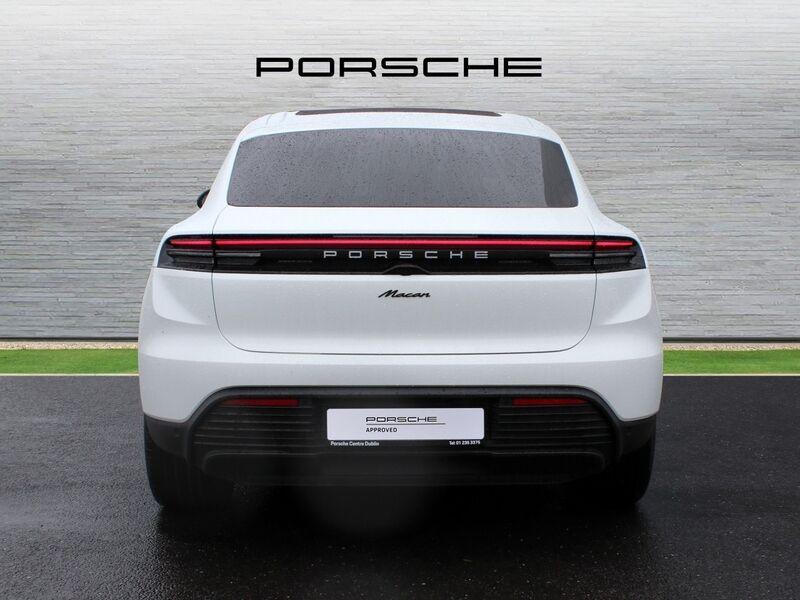 More views of Porsche Macan
