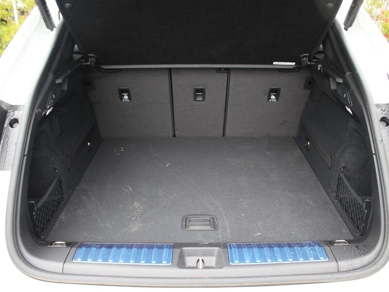 More views of Porsche Macan