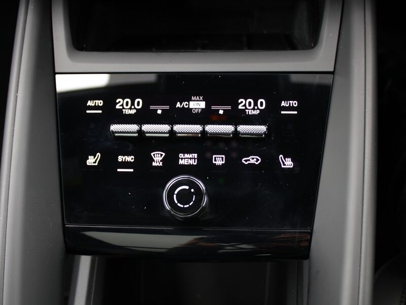 More views of Porsche Macan