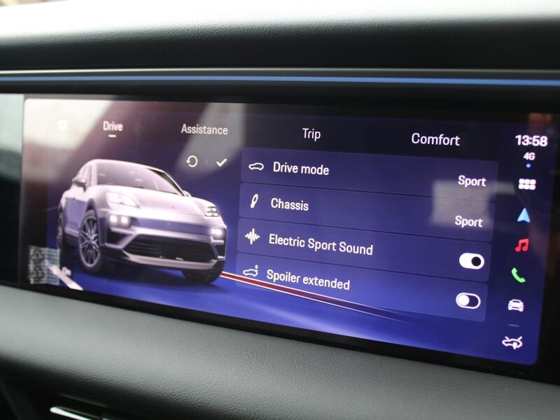 More views of Porsche Macan