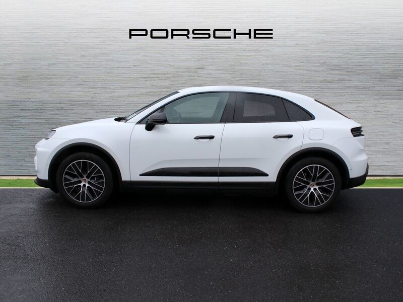More views of Porsche Macan