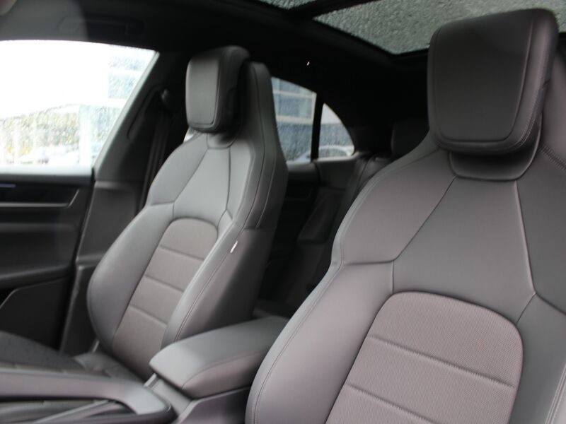 More views of Porsche Macan