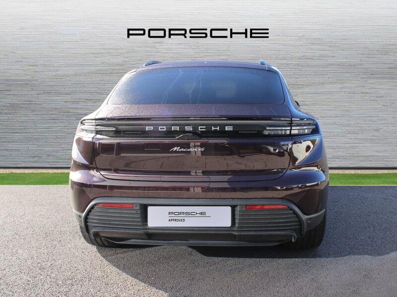 More views of Porsche Macan