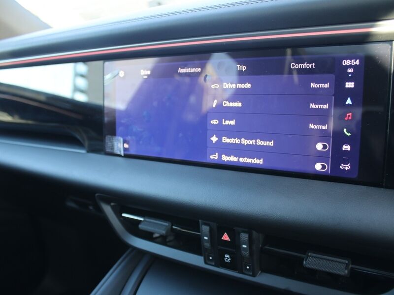 More views of Porsche Macan