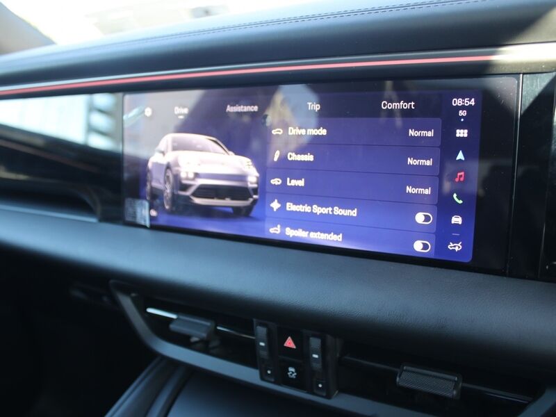 More views of Porsche Macan