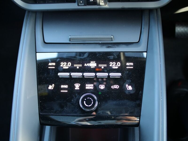 More views of Porsche Macan