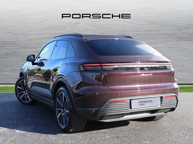 More views of Porsche Macan