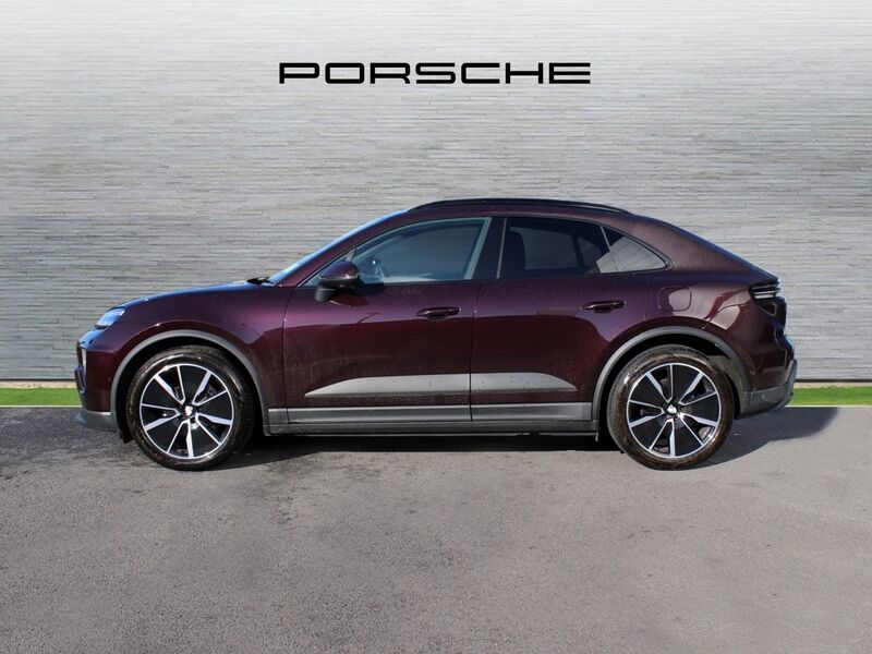More views of Porsche Macan