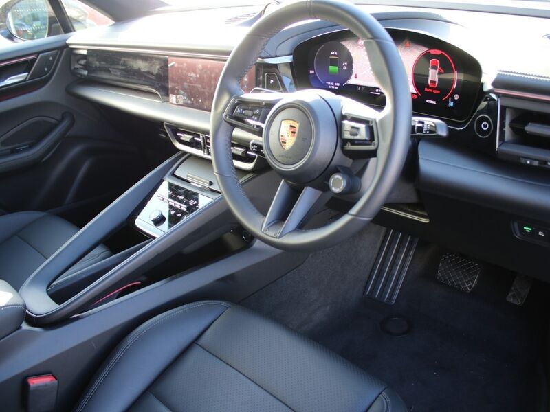 More views of Porsche Macan
