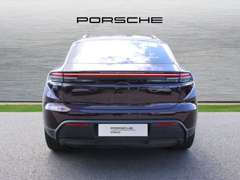 More views of Porsche Macan