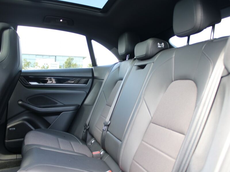 More views of Porsche Macan