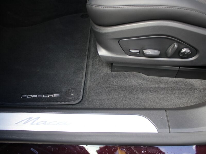 More views of Porsche Macan