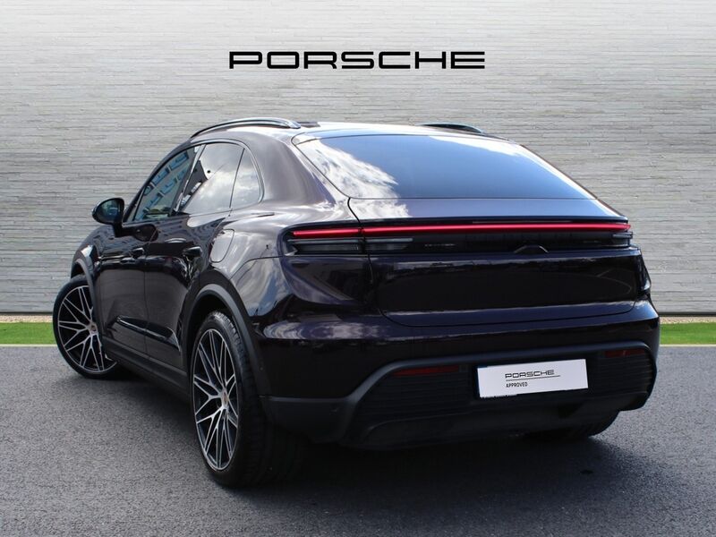 More views of Porsche Macan