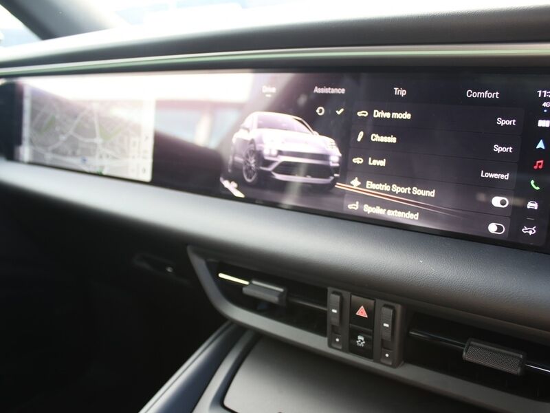 More views of Porsche Macan