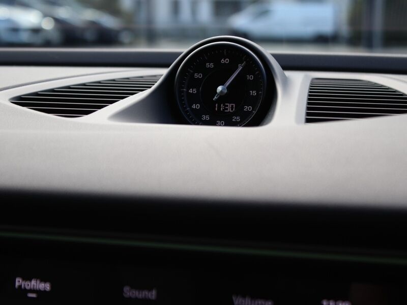 More views of Porsche Macan