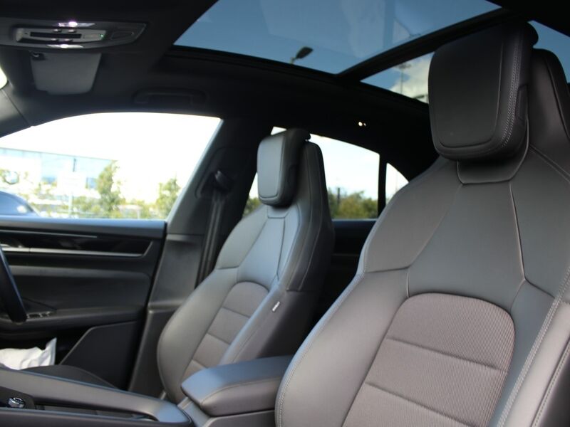 More views of Porsche Macan
