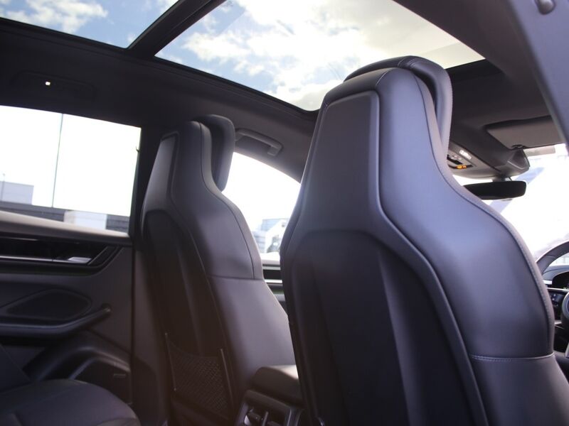 More views of Porsche Macan